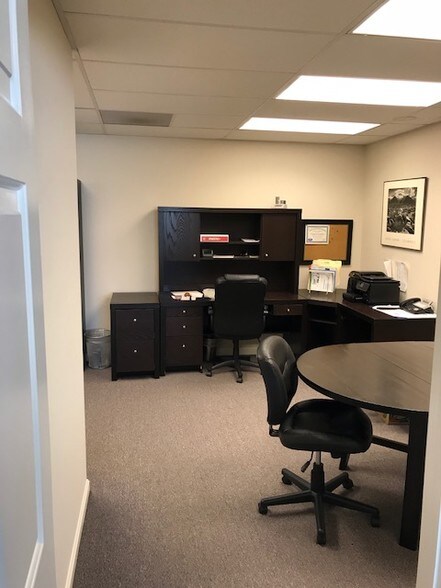 More Photos Of 9102 Industry Dr, Manassas Park Warehouse For Sale