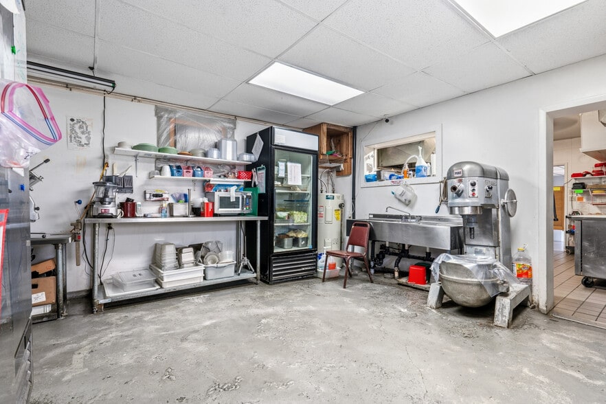 More Photos Of 130 W Lisbon St, Waynesburg Restaurant For Sale