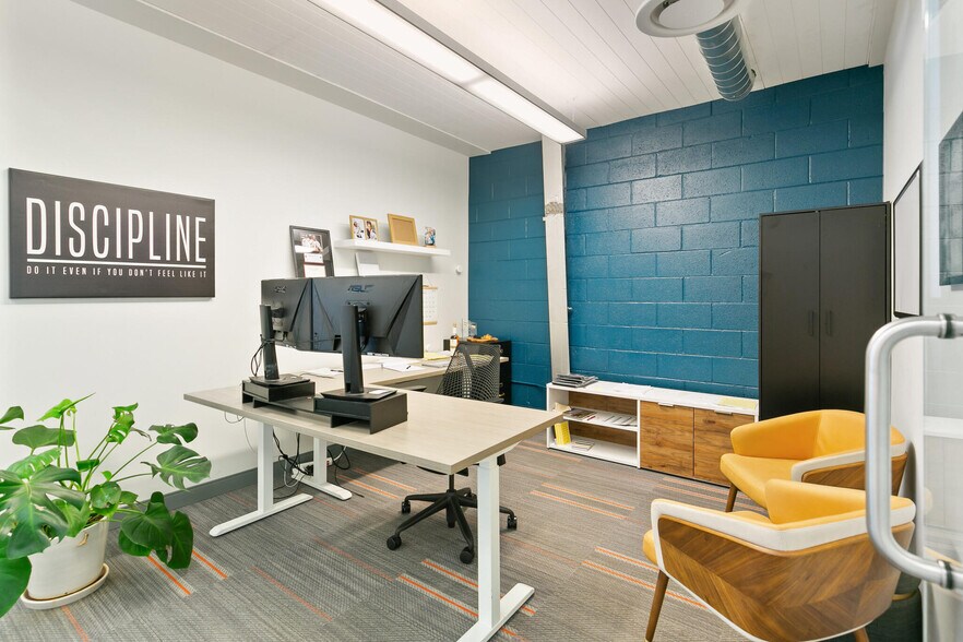 More Photos Of 2245 Curtis St, Denver Loft Creative Space For Lease