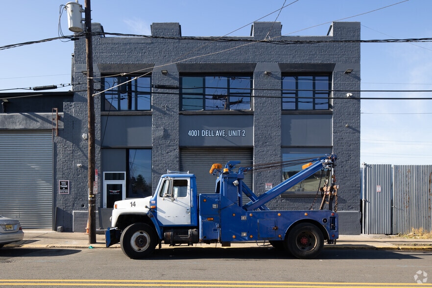 More Photos Of 4001-4017 Dell Ave, North Bergen Warehouse For Lease