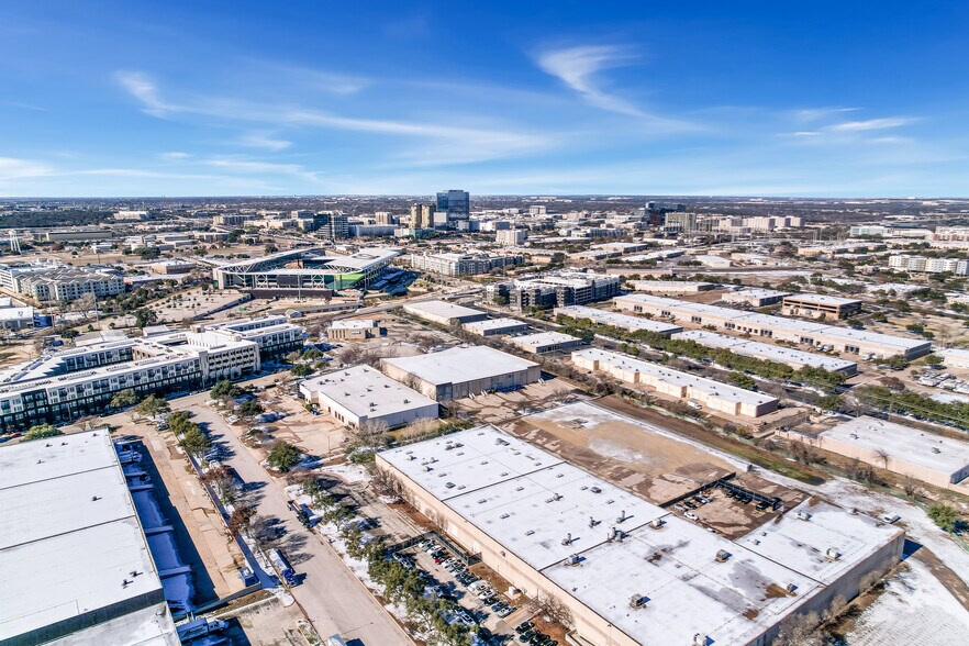 More Photos Of 10420 Metric Blvd, Austin Warehouse For Lease