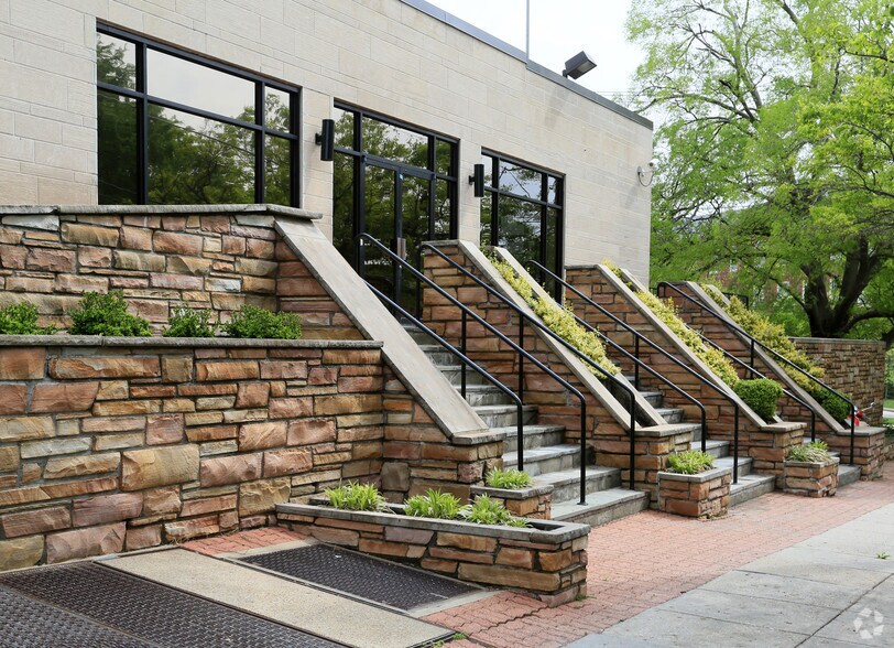More Photos Of 4001 Brandywine St NW, Washington Office For Lease