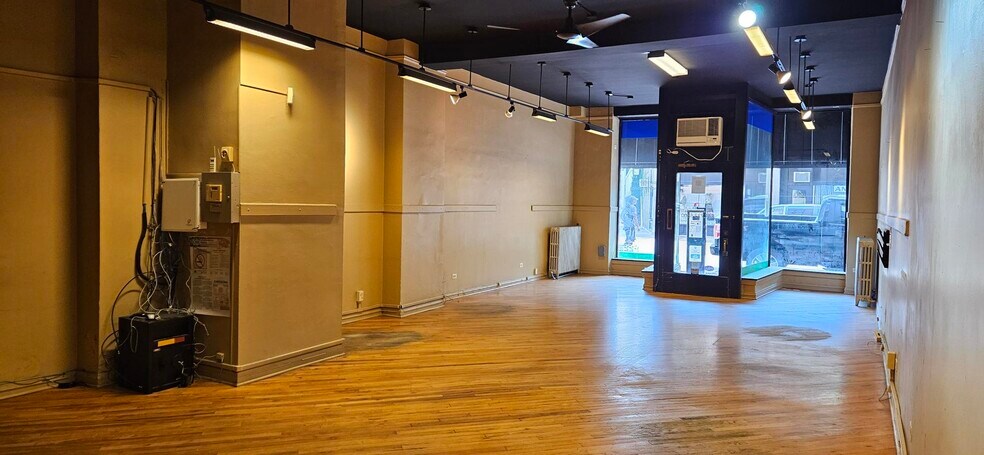 More Photos Of 617-625 Grove St, Evanston Apartments For Lease