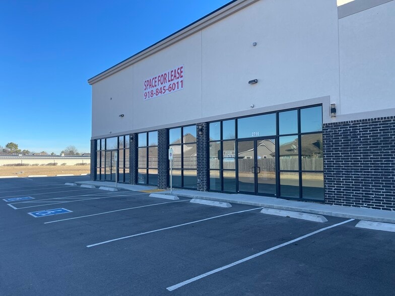 More Photos Of 2712 W Kenosha St, Broken Arrow Storefront Retail Office For Lease