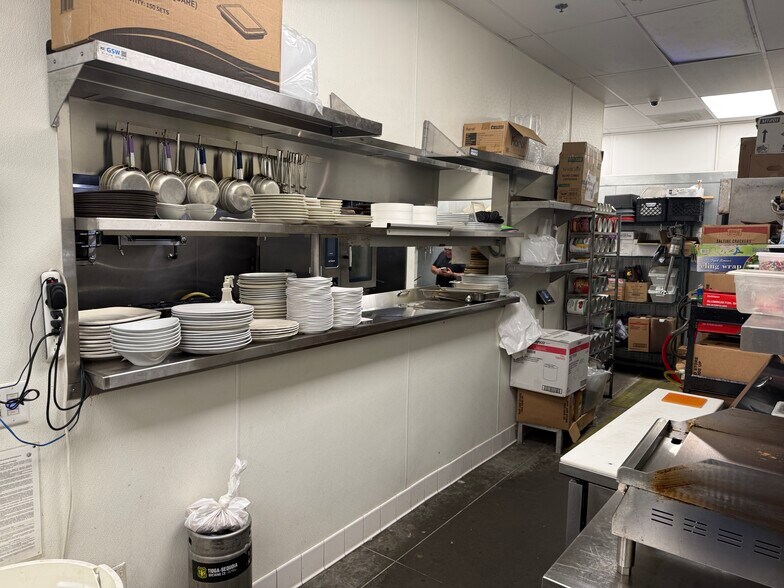 More Photos Of 3115 E Campus Pointe Dr, Fresno Freestanding For Lease