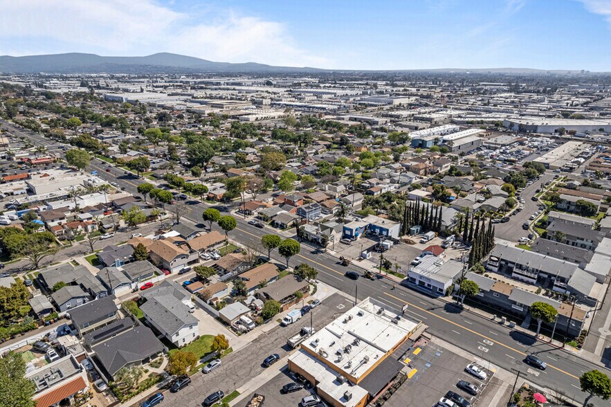 More Photos Of 906 E Commonwealth Ave, Fullerton Storefront For Sale