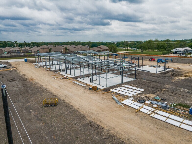 More Photos Of 10446 County Road 484 rd, Lavon Warehouse For Lease