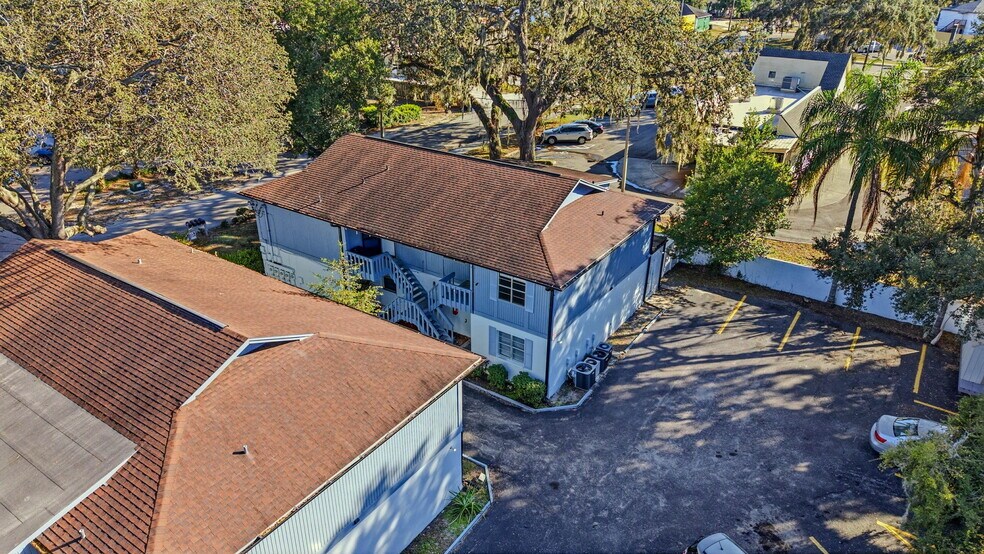 More Photos Of 9208 N Connechusett Rd, Tampa Apartments For Sale