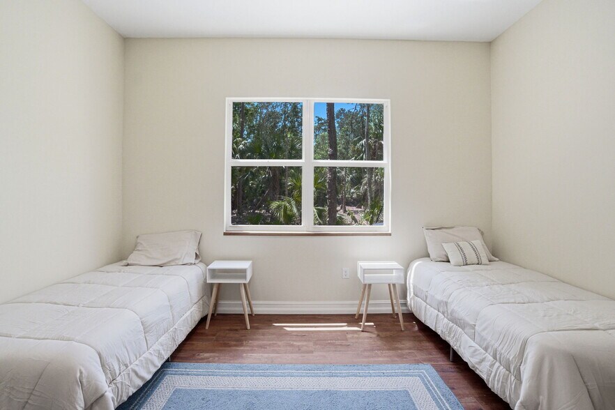 More Photos Of 4120 3rd Ave NW, Naples Apartments For Sale