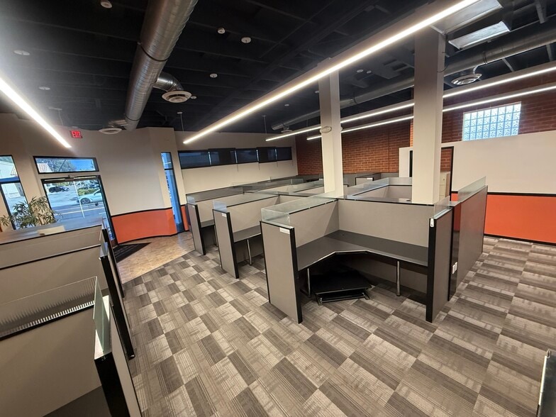 More Photos Of 7525 Topanga Canyon Blvd, Canoga Park Storefront Retail Office For Lease