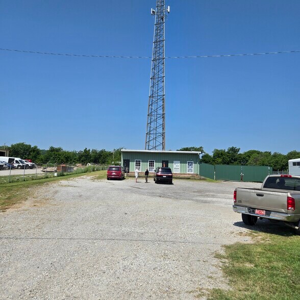 More Photos Of 2992 N Hwy 167, Catoosa Office For Sale