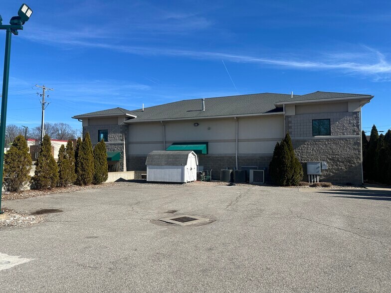 More Photos Of 702 Wabash Ave, Zanesville Flex For Lease