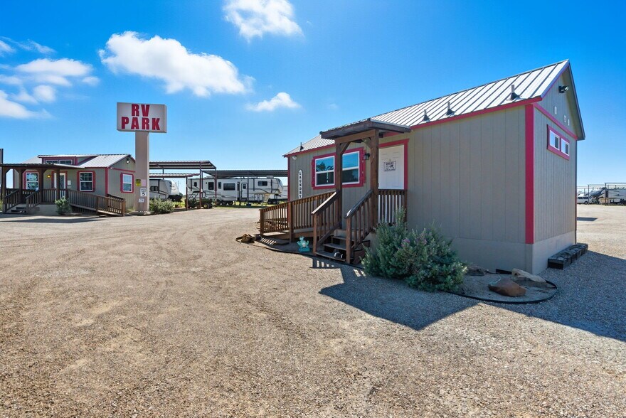 More Photos Of 351 My Ln, Millsap Trailer Camper Park For Sale