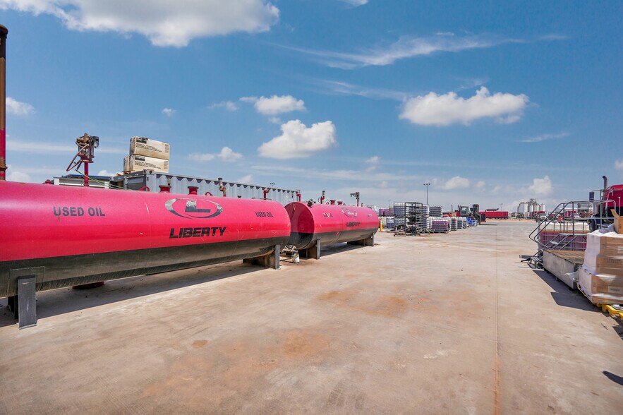 More Photos Of 7104 W County Road 116, Midland Warehouse For Lease