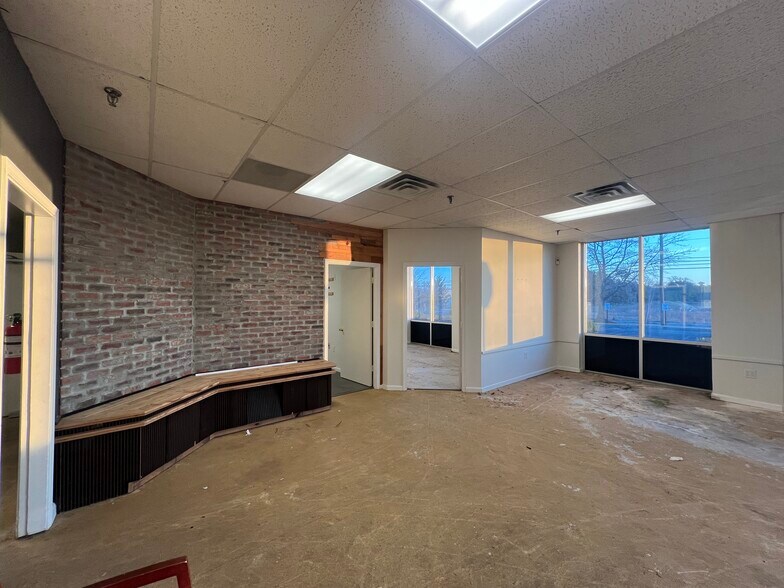 More Photos Of 202 W Parkway Dr, Egg Harbor Township Warehouse For Lease