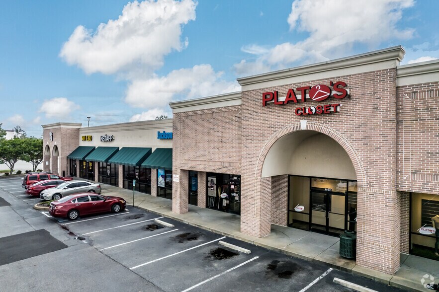 More Photos Of 7090 Malco Blvd, Southaven Storefront For Lease