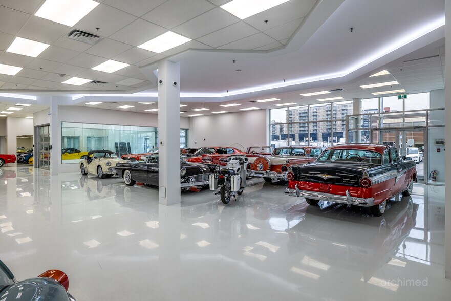 More Photos Of 4475-4477 Boul. Métropolitain E., Saint-leonard General Retail For Sale