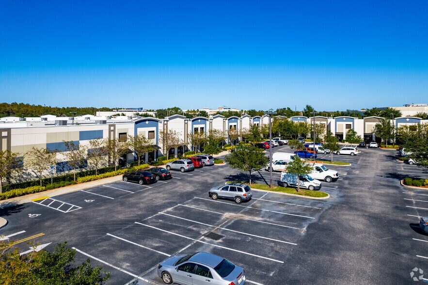 More Photos Of 8600 Commodity Cir, Orlando Unknown For Lease