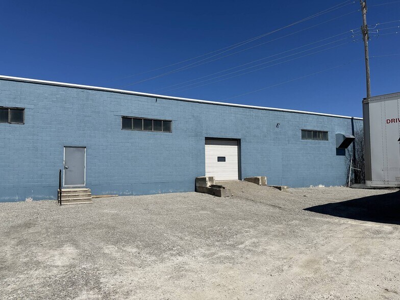 More Photos Of 351 N Green Bay Rd, Neenah Warehouse For Sale