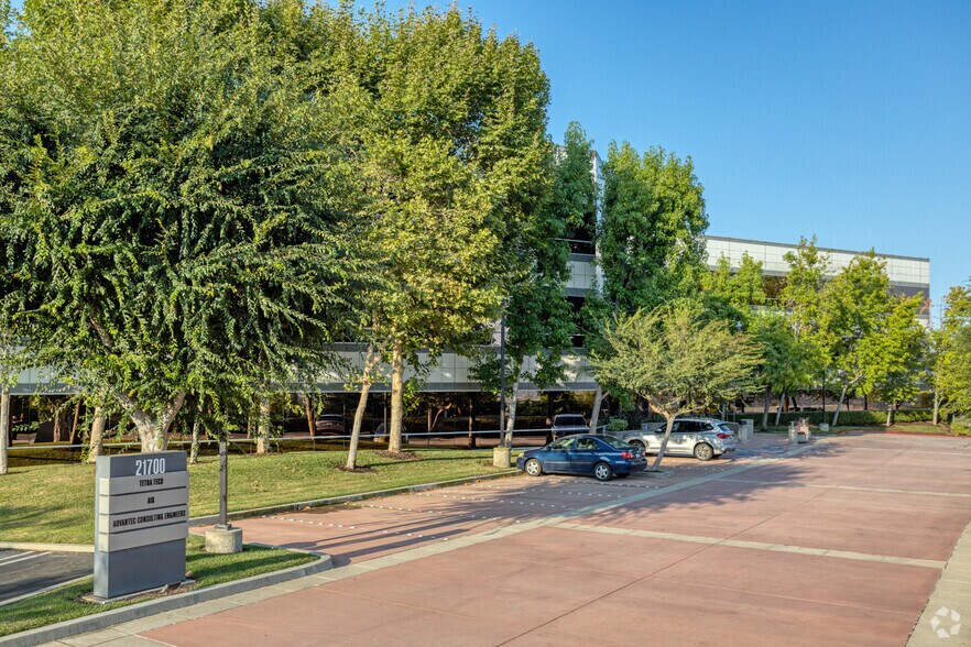 More Photos Of 21700 Copley Dr, Diamond Bar Office For Lease