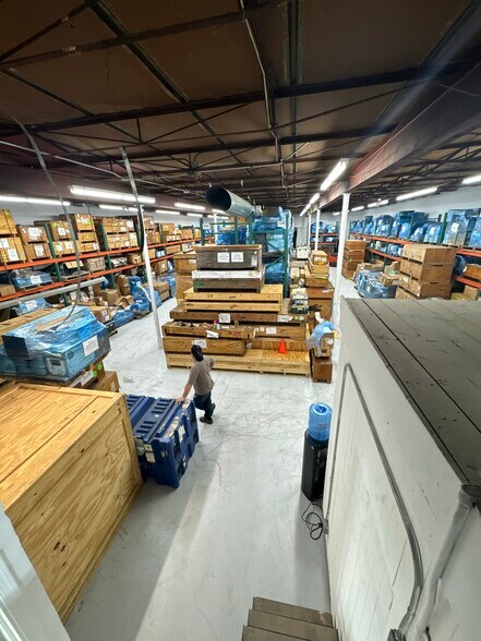 More Photos Of 7250 NE 4th Ct, Miami Showroom For Lease