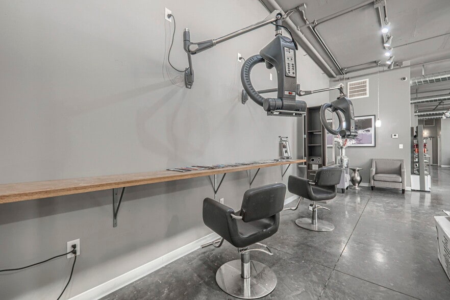 More Photos Of 100 N Main St, Midland Apartments For Lease