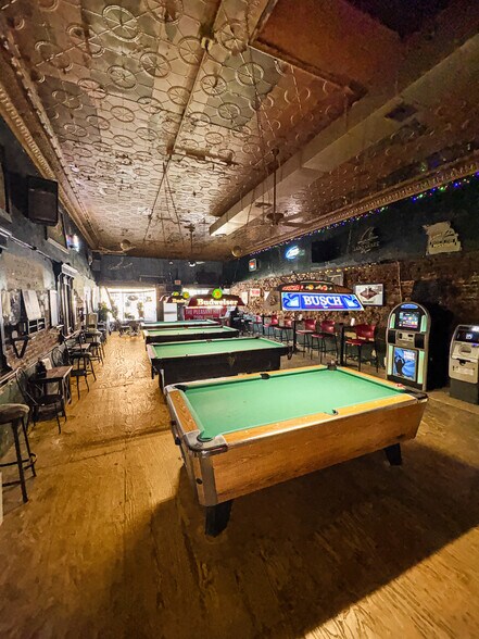 More Photos Of 119 S 1st St, Pleasant Hill Specialty For Sale