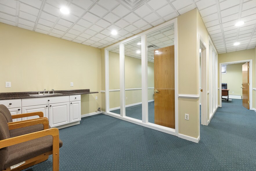 More Photos Of 188 E Bergen Pl, Red Bank Office For Sale