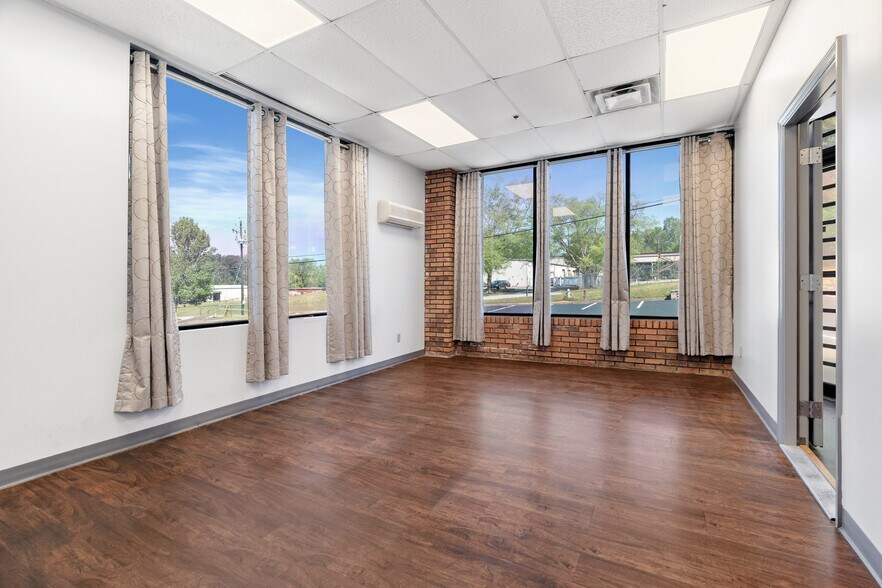 More Photos Of 6709 Tribble St, Lithonia Distribution For Sale