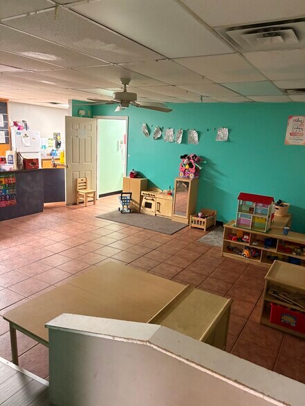 More Photos Of 110-112 SE Creek Ave, Bartlesville Daycare Center For Sale