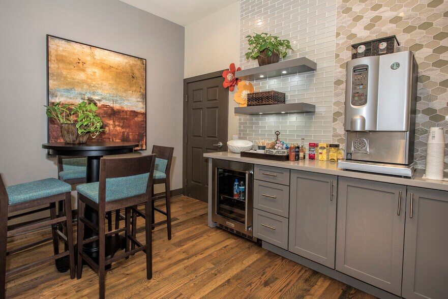 More Photos Of 700 S Myrtle Ave, Monrovia Apartments For Lease