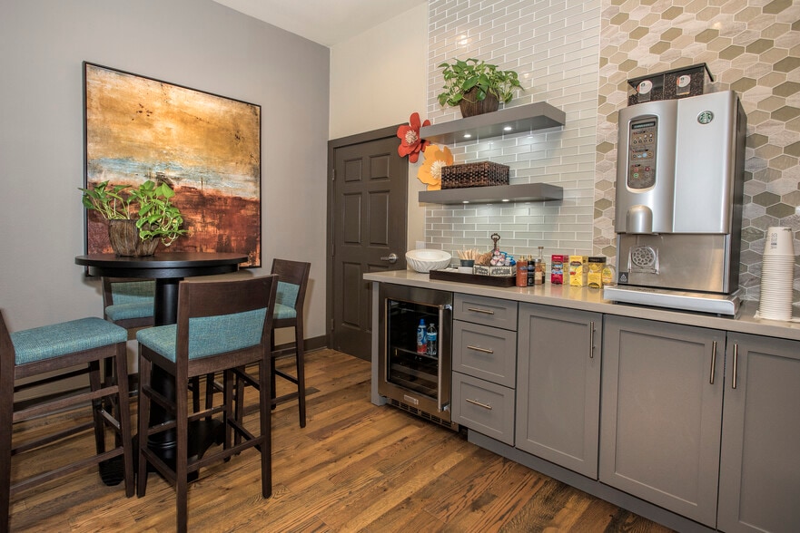 More Photos Of 700 S Myrtle Ave, Monrovia Apartments For Lease