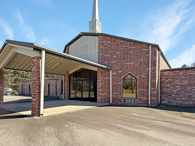 More Photos Of 1578 Hammond st, Hornbeck Religious Facility For Sale