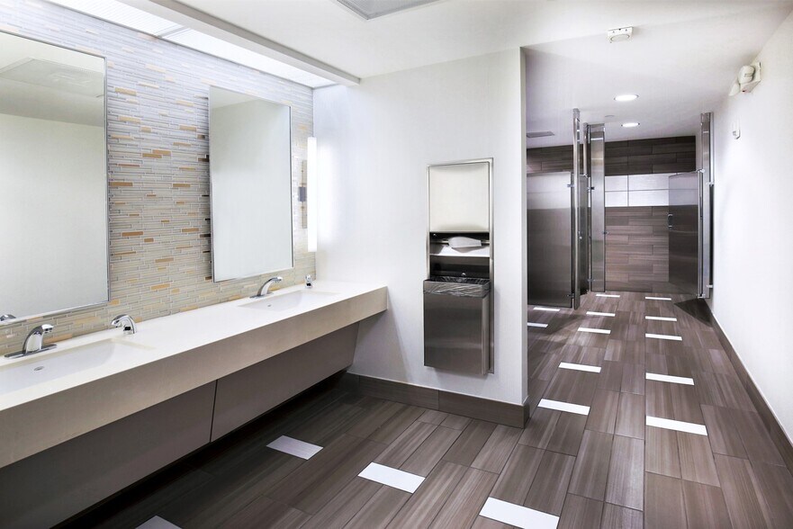 More Photos Of 8505 Freeport Pky, Irving Office For Lease