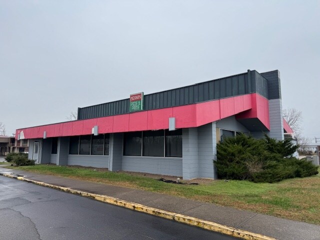More Photos Of 4301 Highway 41 N, Evansville Restaurant For Lease