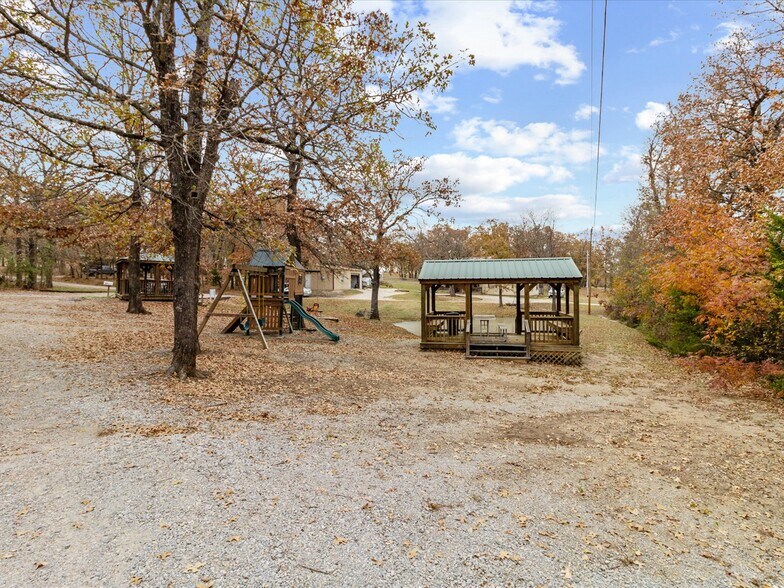 More Photos Of 2131 Sioux Dr, Sulphur Multifamily For Sale