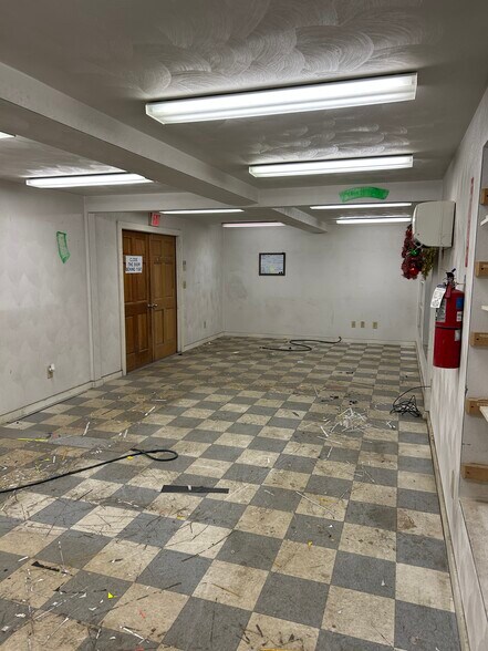 More Photos Of 3002 Arizona Ave, Norfolk Warehouse For Sale