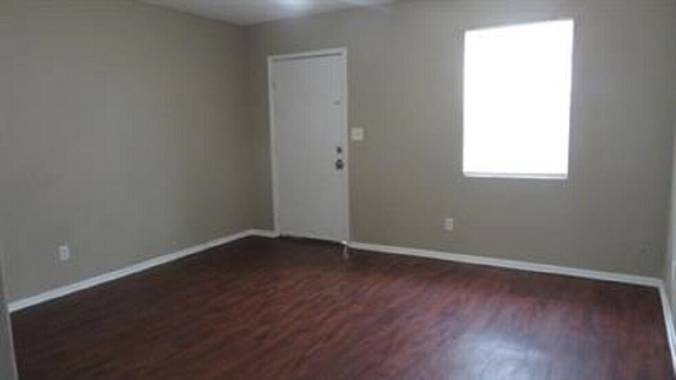 More Photos Of 1301 Pine St, Texarkana Apartments For Sale