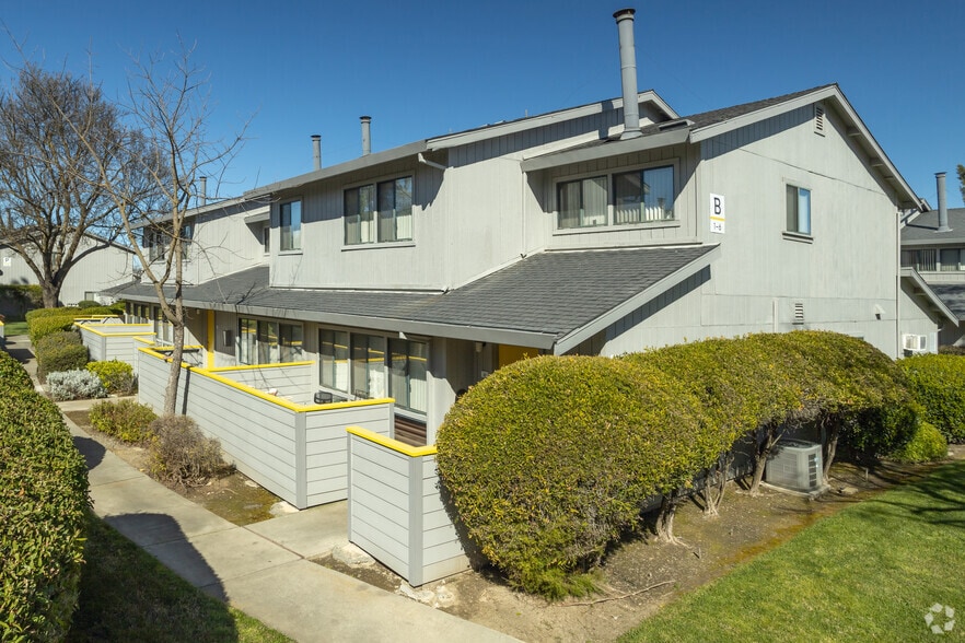 More Photos Of 2477 Sycamore Ln, Davis Apartments For Sale