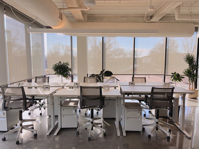 More Photos Of 240 S Main St, Bentonville Office For Lease