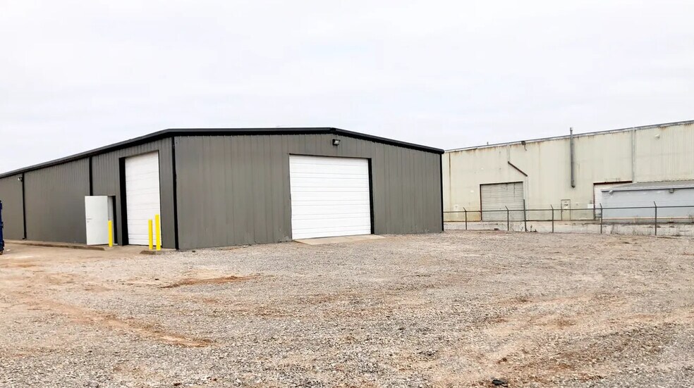 More Photos Of 1528 SE 27th St, Oklahoma City Warehouse For Lease