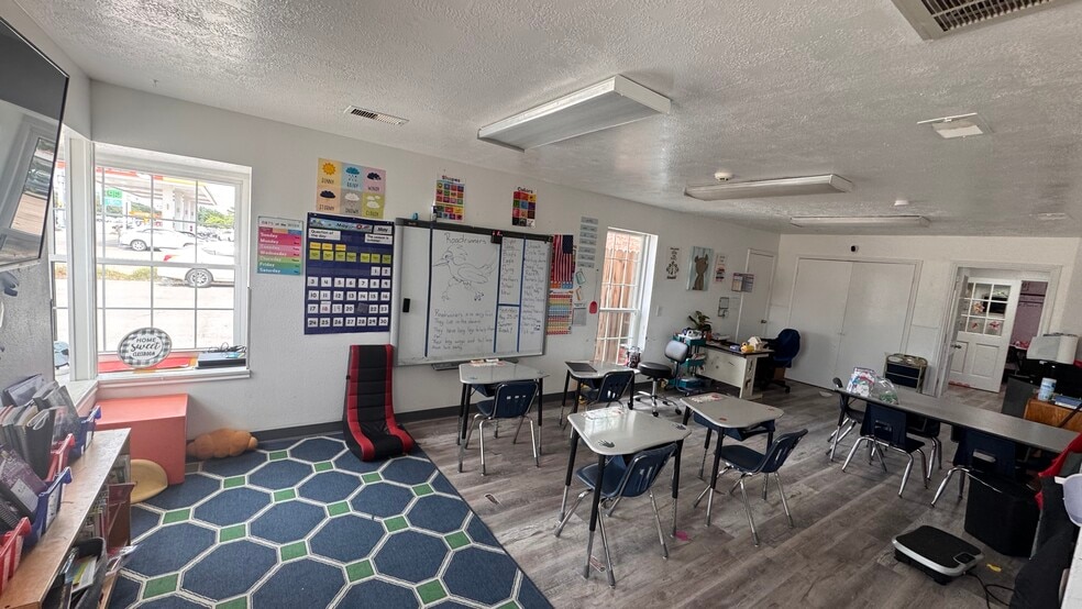 More Photos Of 13233 W Little York Rd, Houston Daycare Center For Lease