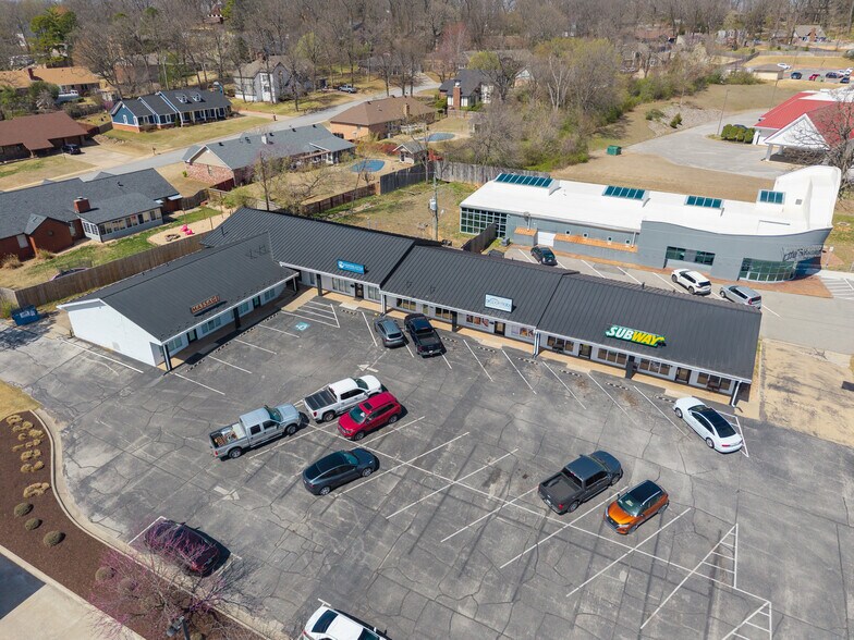 More Photos Of 5204 S Thompson St, Springdale Storefront Retail Office For Lease