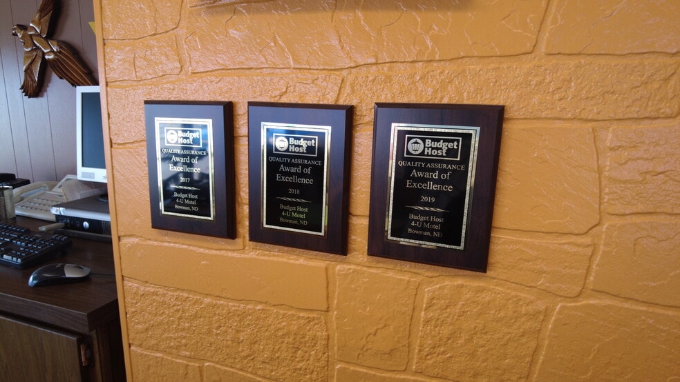 More Photos Of 704 Highway 12 W, Bowman Hotel For Sale