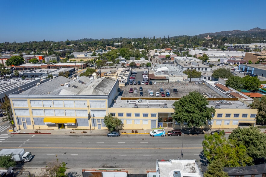 More Photos Of 403 S Raymond Ave, Pasadena Self Storage For Sale