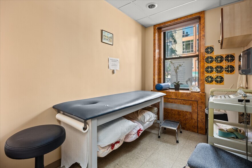 More Photos Of 1120 Brighton Beach Ave, Brooklyn Apartments For Sale
