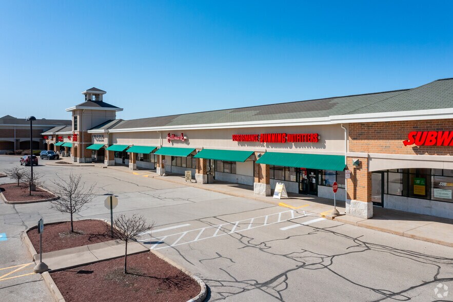 More Photos Of 2205 N Calhoun Rd, Brookfield Unknown For Lease