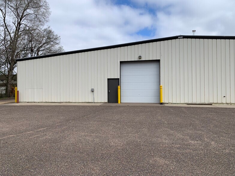 More Photos Of 3055 McMillen St, Eau Claire Warehouse For Lease