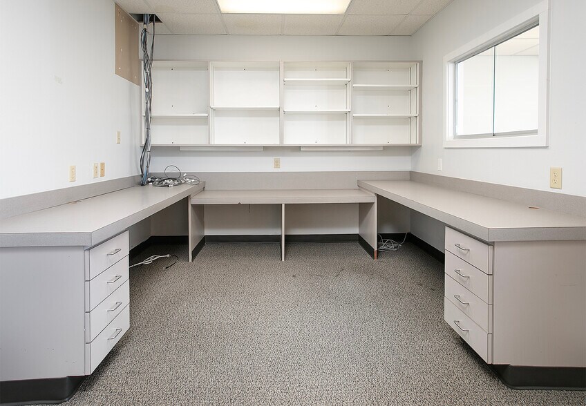 More Photos Of 415 Beckham Ave, Tyler Storefront For Sale