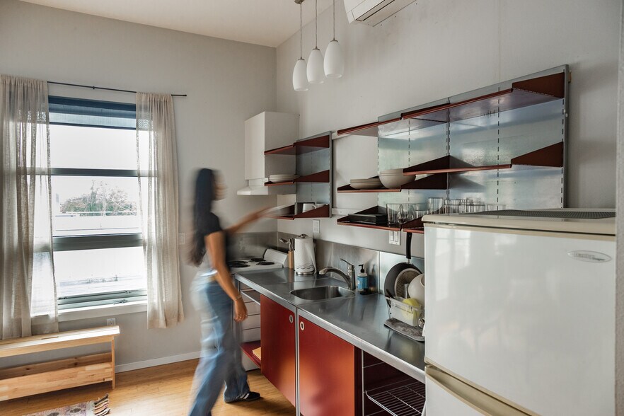 More Photos Of 2124 N Flint, Portland Office Residential For Sale
